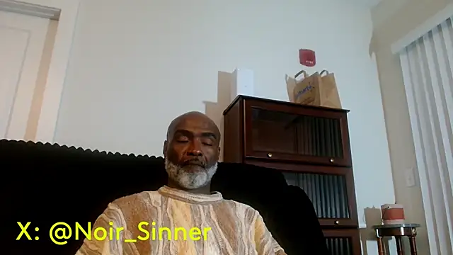 Show modela sinnernoir na web-kameri