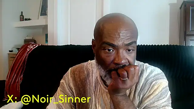 הופעת וובקאם של sinnernoir
