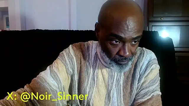 הופעת וובקאם של sinnernoir