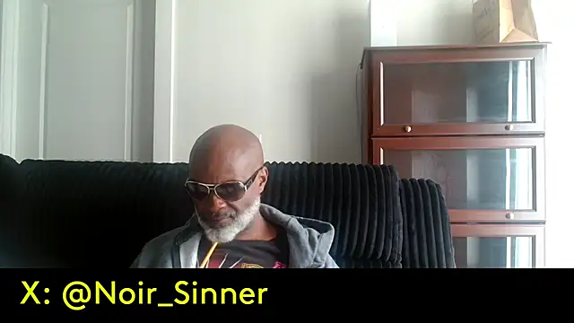 sinnernoir Show in webcam