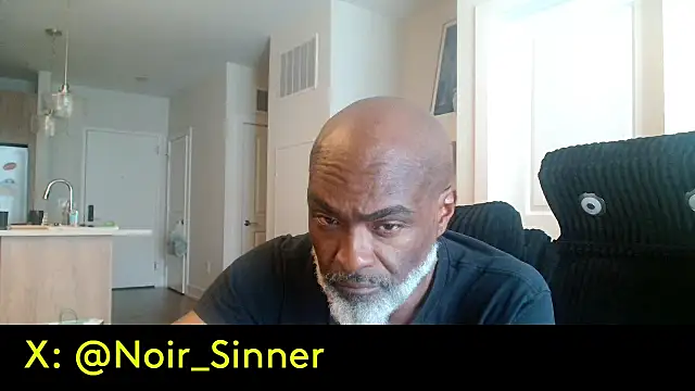 הופעת וובקאם של sinnernoir