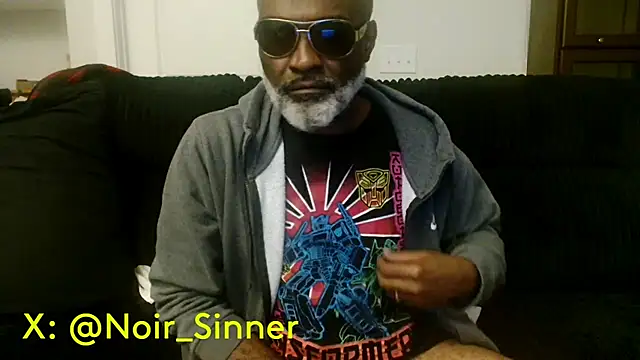 sinnernoir: διαδικτυακό σόου στην κάμερα