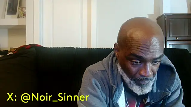 הופעת וובקאם של sinnernoir