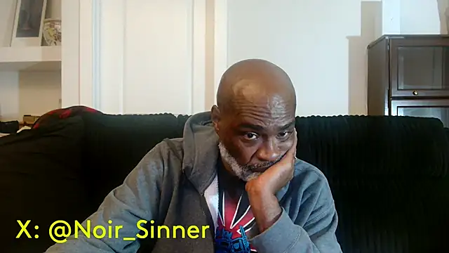 הופעת וובקאם של sinnernoir