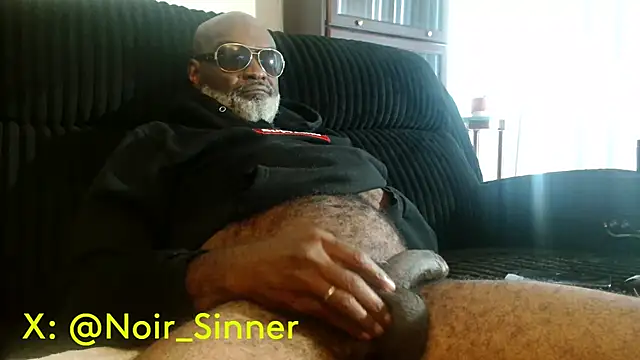 sinnernoir: διαδικτυακό σόου στην κάμερα