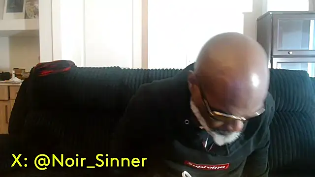 Pertunjukan Kamera Web sinnernoir