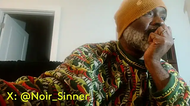 הופעת וובקאם של sinnernoir
