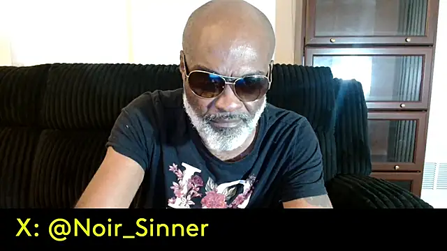 Pertunjukan Kamera Web sinnernoir