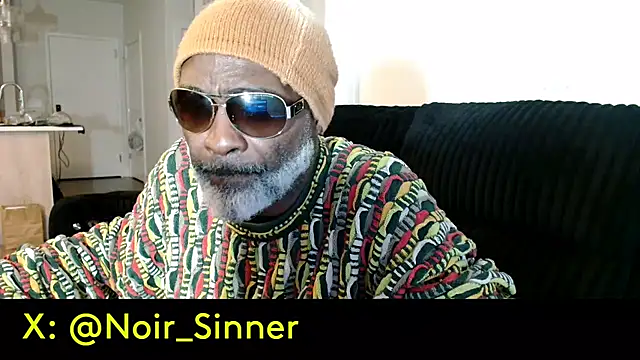 הופעת וובקאם של sinnernoir