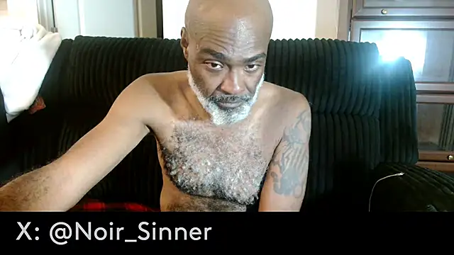 Show modela sinnernoir na web-kameri