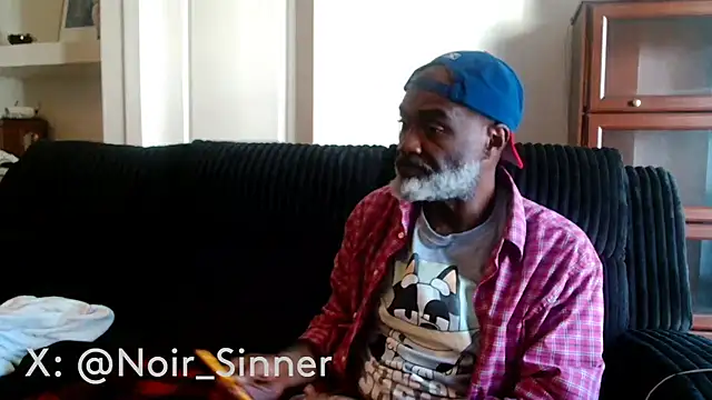 sinnernoir: διαδικτυακό σόου στην κάμερα