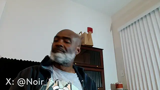 הופעת וובקאם של sinnernoir