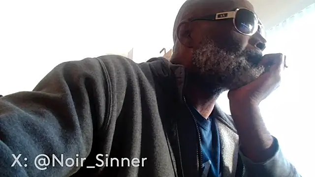 sinnernoir Show in webcam