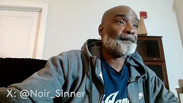 הופעת וובקאם של sinnernoir