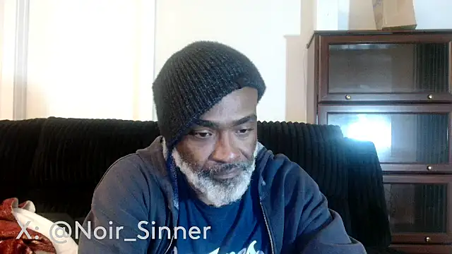 sinnernoir: διαδικτυακό σόου στην κάμερα