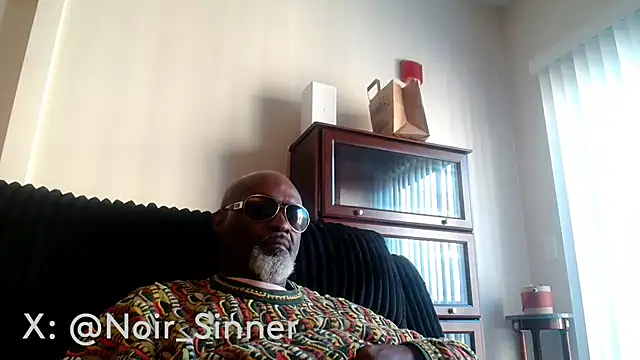 sinnernoir Show in webcam