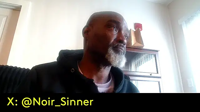 sinnernoir: διαδικτυακό σόου στην κάμερα
