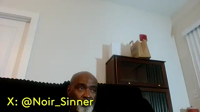 Pertunjukan Kamera Web sinnernoir