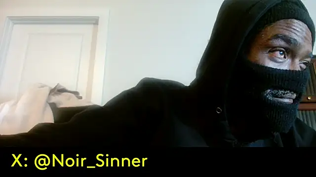 sinnernoir: διαδικτυακό σόου στην κάμερα