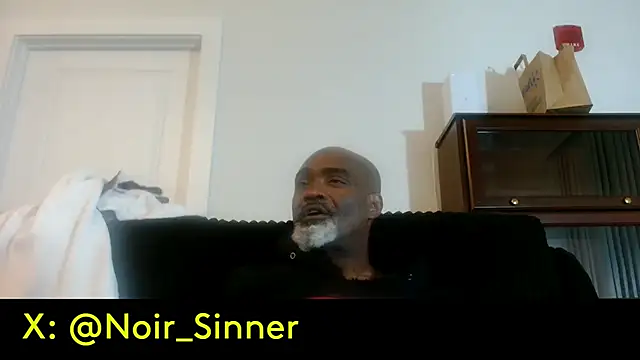 הופעת וובקאם של sinnernoir