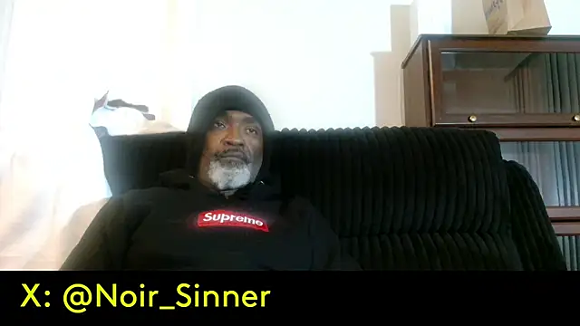 Pertunjukan Kamera Web sinnernoir