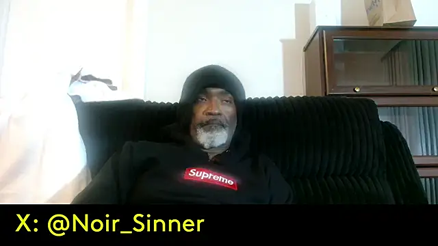 sinnernoir: διαδικτυακό σόου στην κάμερα