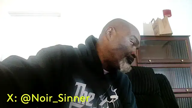 sinnernoir Show in webcam
