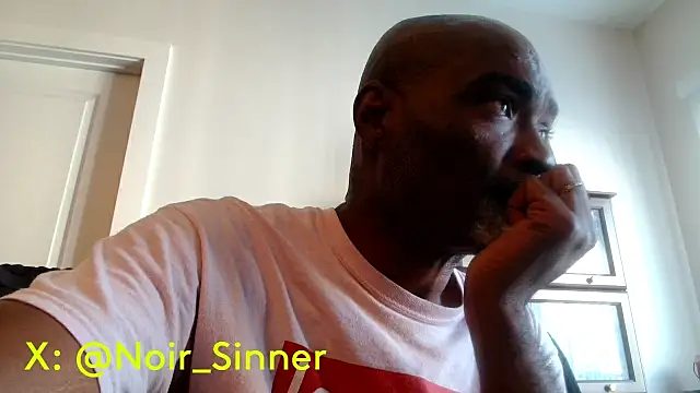 Show modela sinnernoir na web-kameri