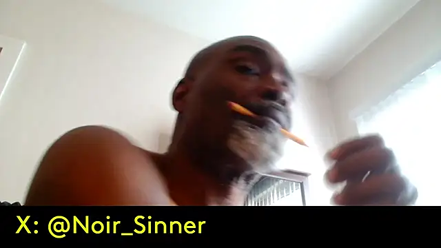 sinnernoir Show in webcam