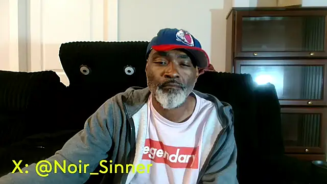 sinnernoir: διαδικτυακό σόου στην κάμερα