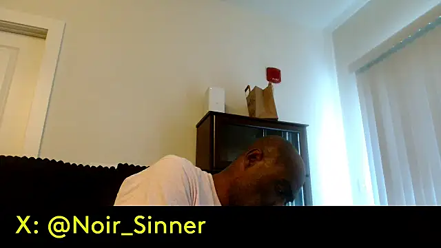 sinnernoir Show in webcam