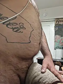 Show modela EhdgherMrLA64 na web-kameri