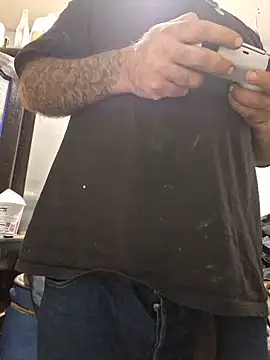 Webkamerová show EhdgherMrLA64