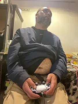 EhdgherMrLA64 Show in webcam