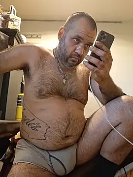 Show modela EhdgherMrLA64 na web-kameri