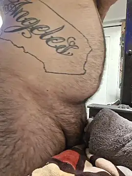Show modela EhdgherMrLA64 na web-kameri