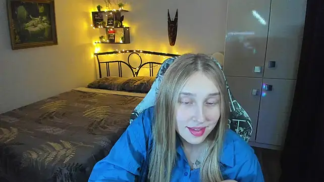 CrazyBitchInLace – webcam-show