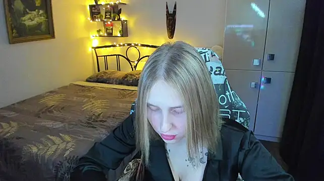 CrazyBitchInLace 网络视讯表演