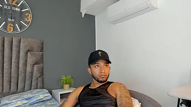 Show modela Robin_Rief na web-kameri