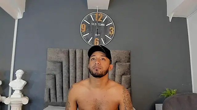 Chat +18 de Robin_Rief ao vivo