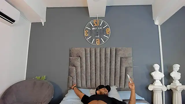 Robin_Rief Show in webcam