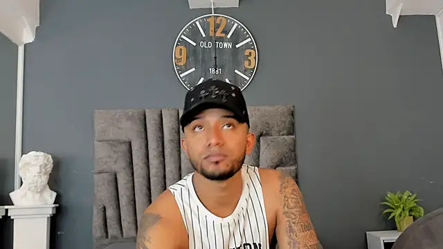Show modela Robin_Rief na web-kameri