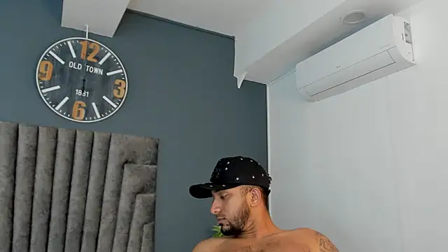 Robin_Rief's Live XXX Chat