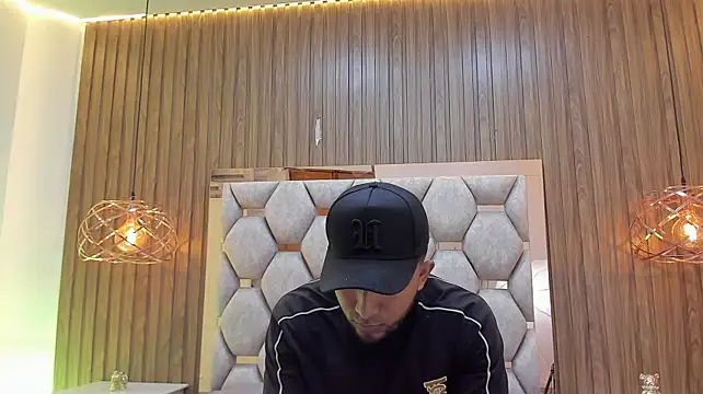Pertunjukan Kamera Web Robin_Rief