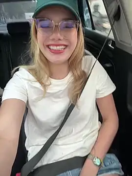 NicoleCut Webcam show