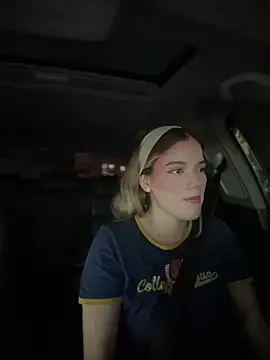NicoleCut's Webcam Show