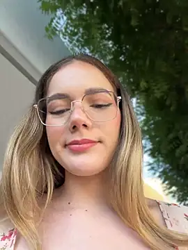 NicoleCut Live XXX-Chat