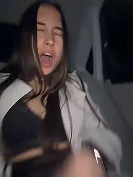 Show modela ICrazyOneIRL na web-kameri