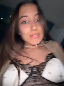 ICrazyOneIRL Webcamshow