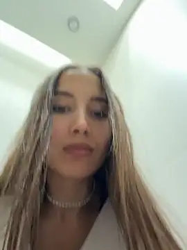 ICrazyOneIRL Pertunjukan Webcam